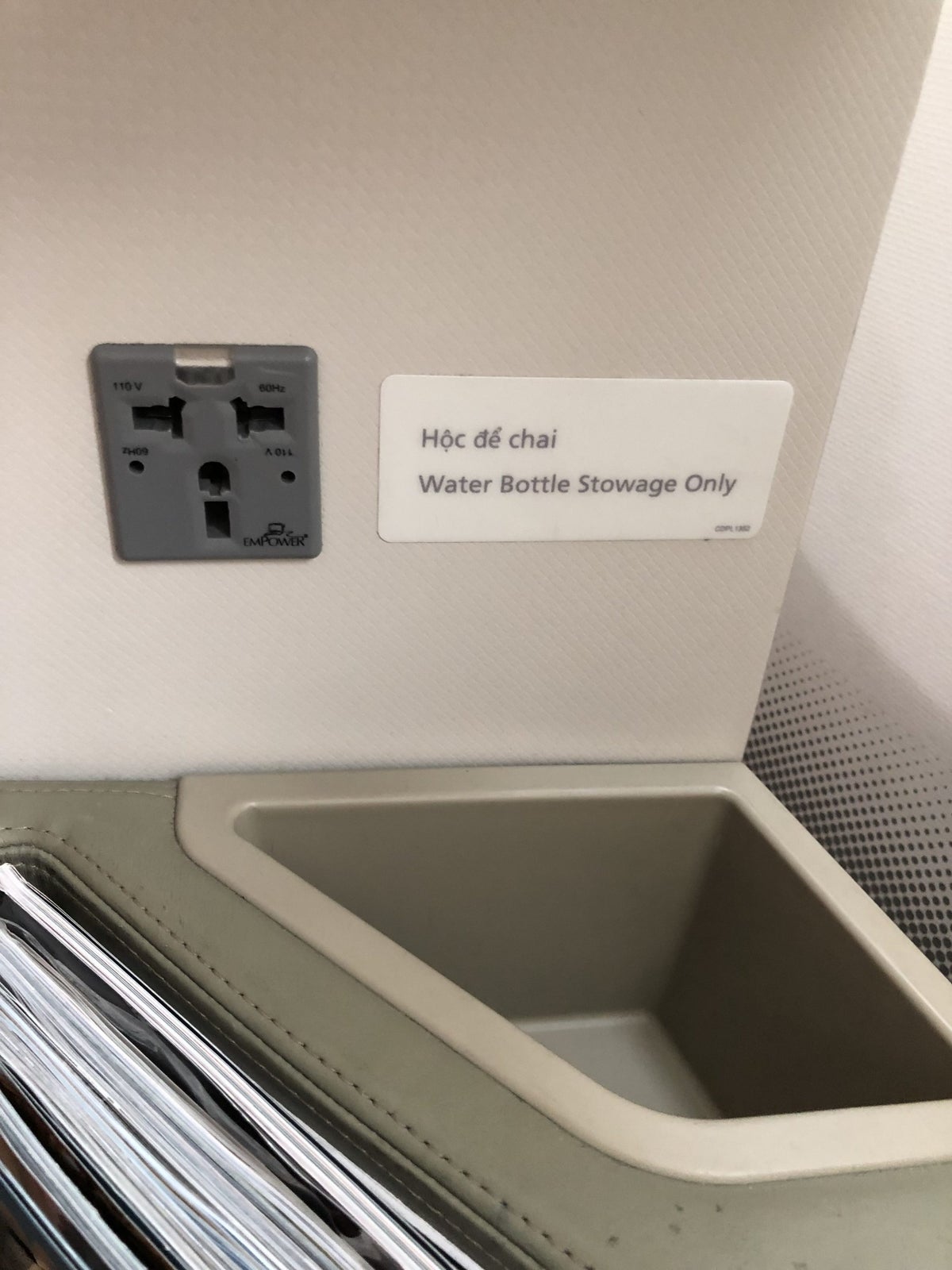 Vietnam Airlines 787-9 business class outlet and storage compartment