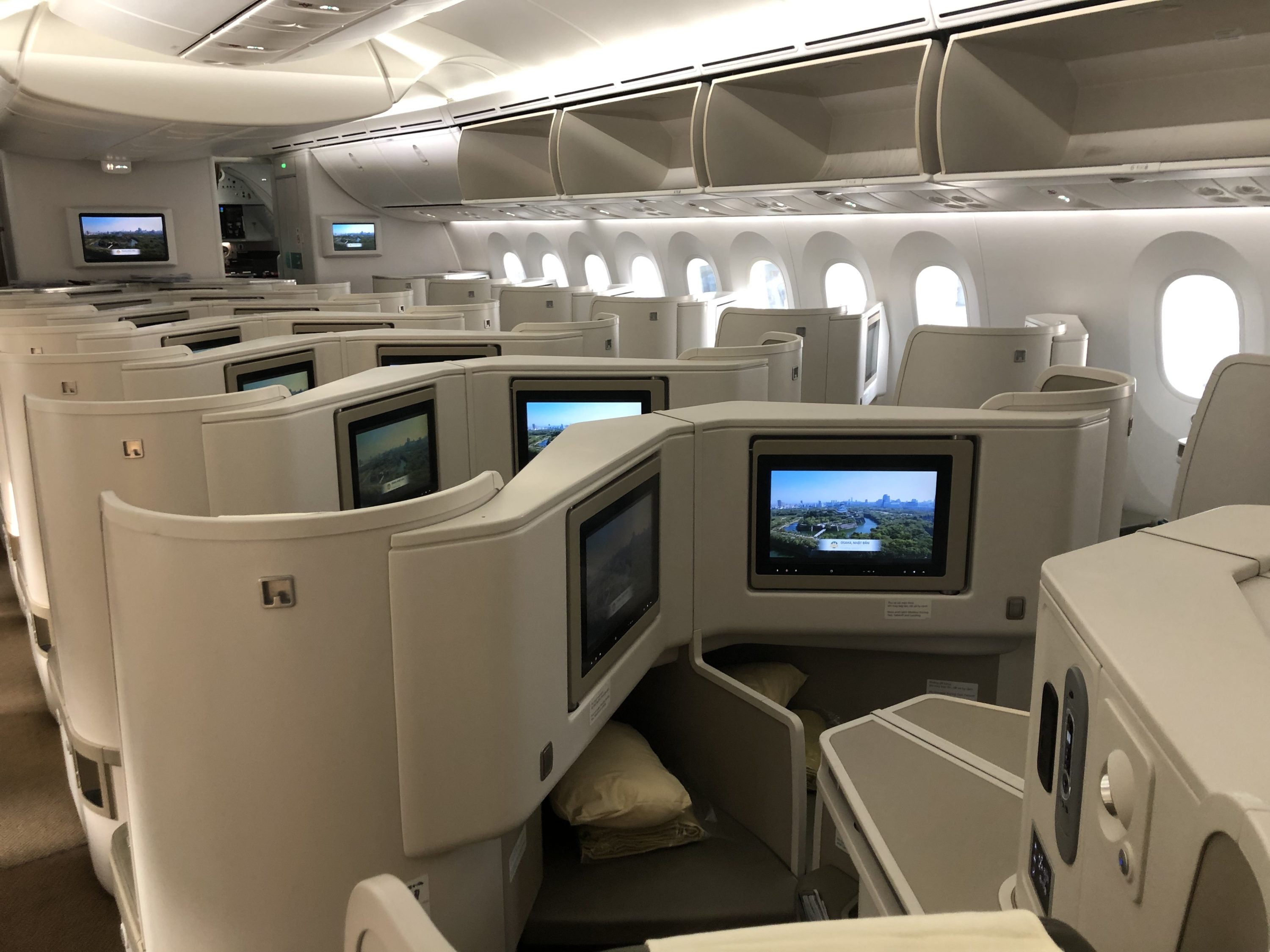 Vietnam Airlines 787-9 business class rear cabin view