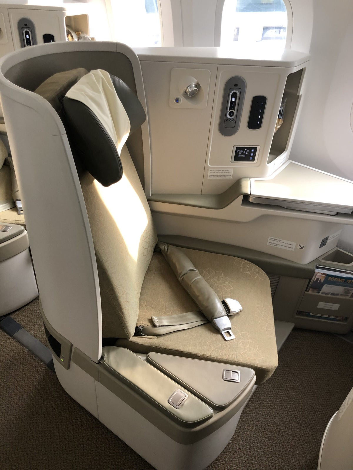 Vietnam Airlines 787-9 business class seat