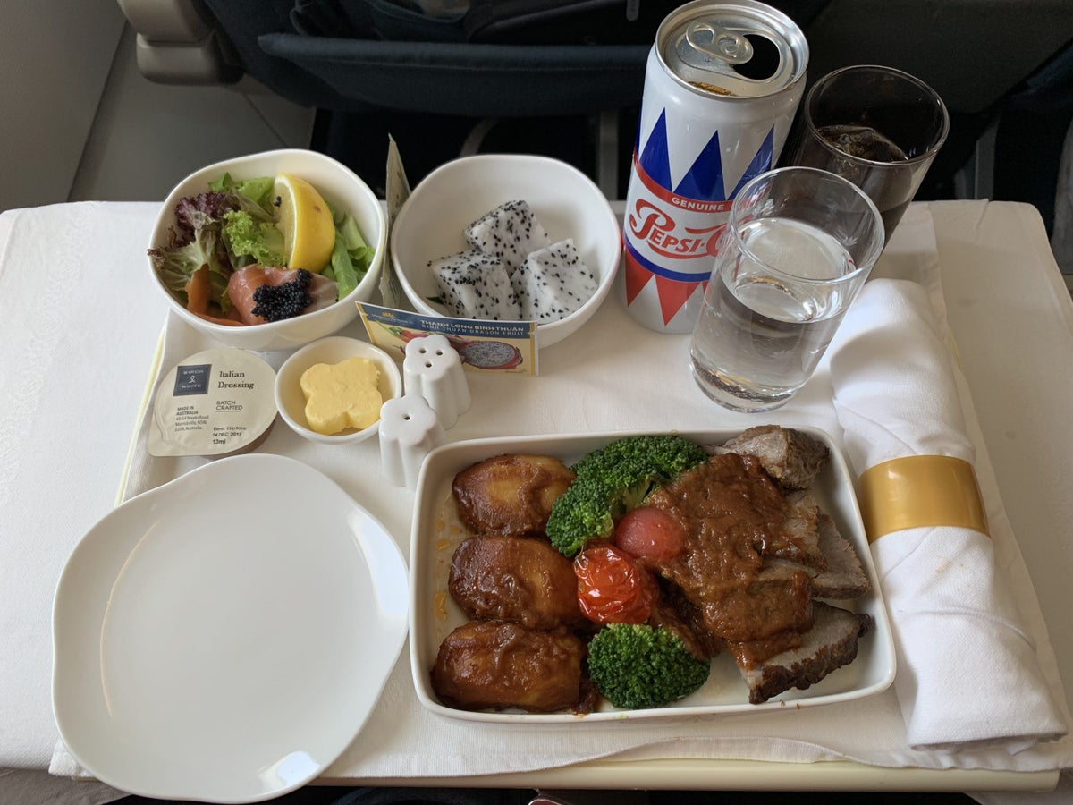 Vietnam Airlines A321 business class meal