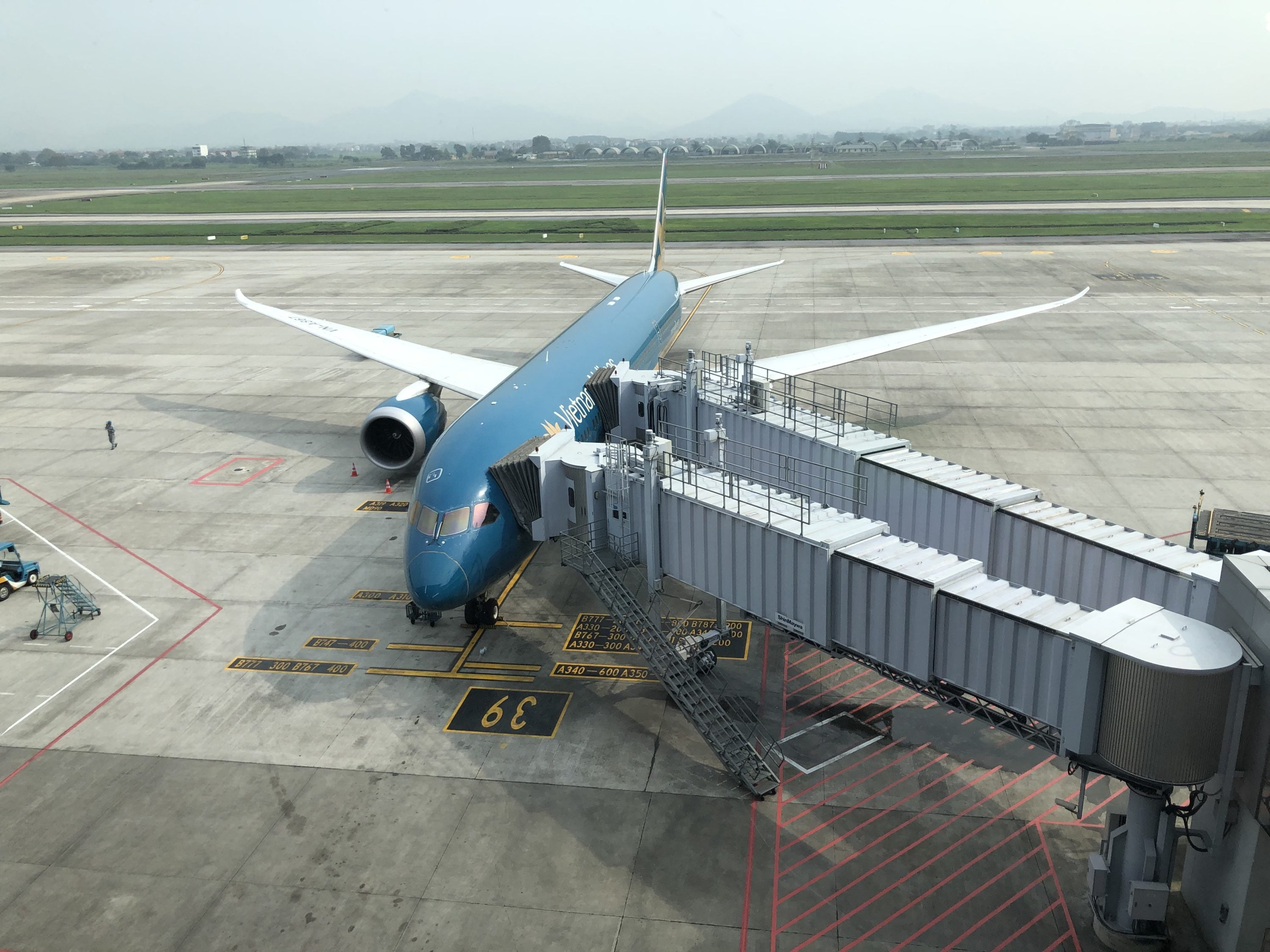 Vietnam Airlines A321 Business Class Review - Hanoi to HKG