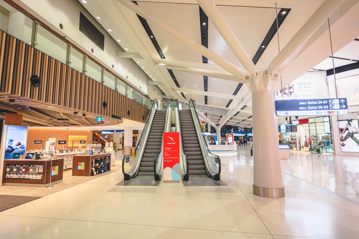 Qantas Business Lounge Sydney Access