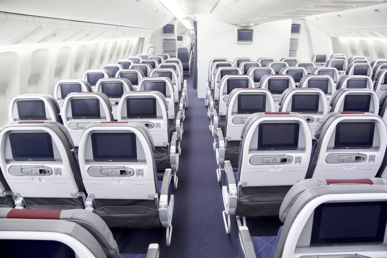 American Airlines: Main Cabin Extra vs. Preferred Seating [2022]