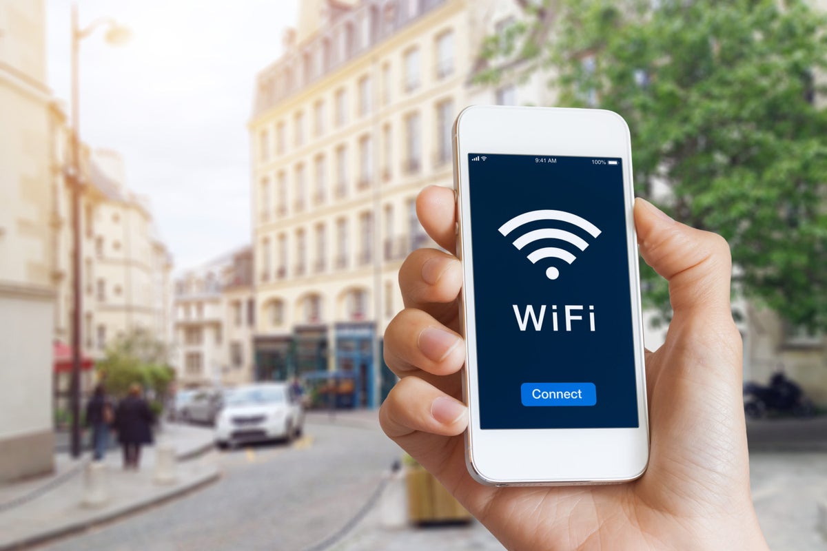 The 8 Best Portable and Mobile Wi-Fi Hotspots for Travel [2024]