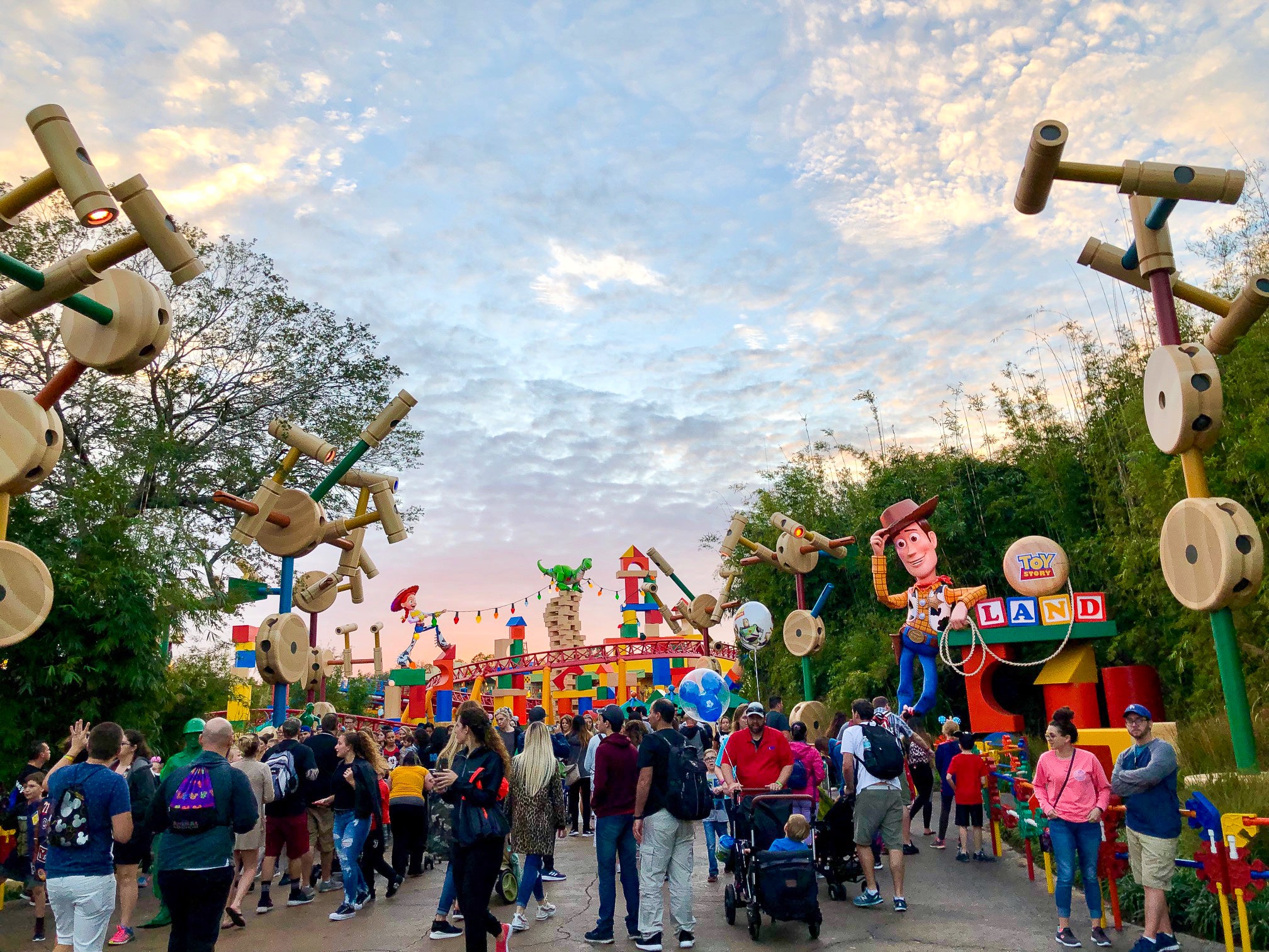 Forky Has Recently Appeared in Toy Story Land – PHOTOS