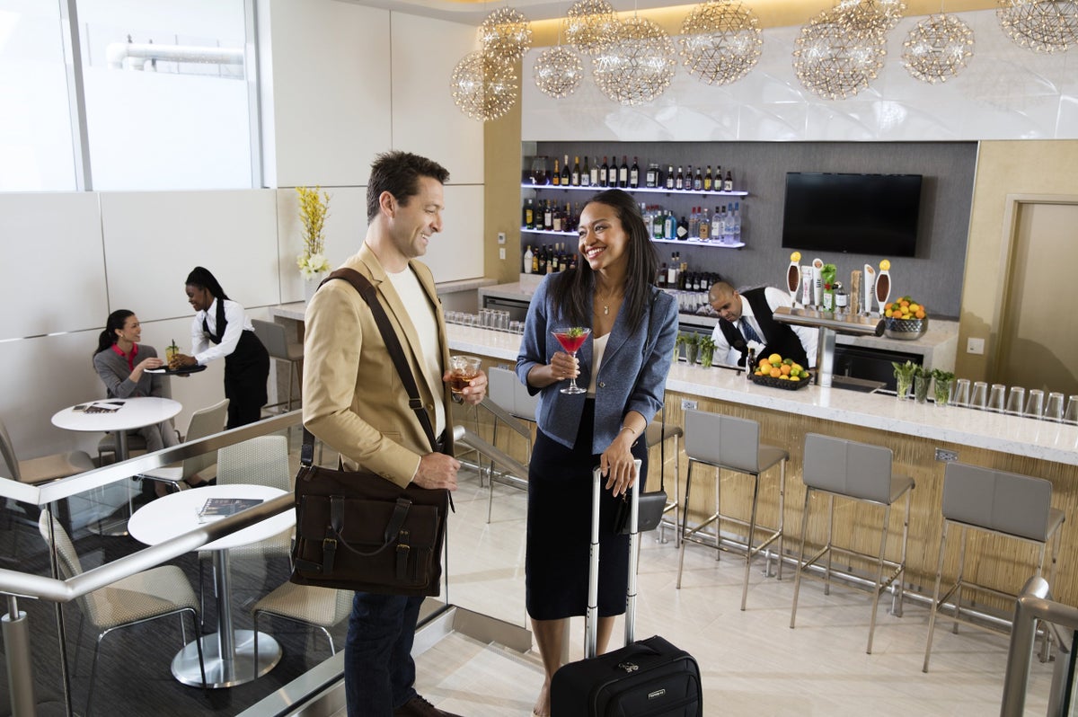 Full List of U.S. Star Alliance Lounges – Locations, Hours & More [Includes Map]