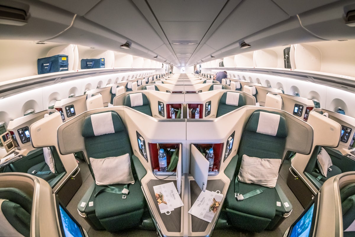 Cathay Pacific Airbus A350-1000 Business Class Review [HKG to AMS]