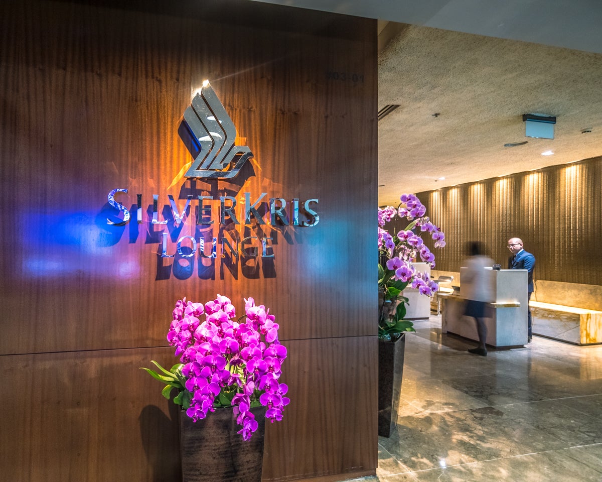 Singapore Airlines SilverKris Business Class Lounge Changi - Ent