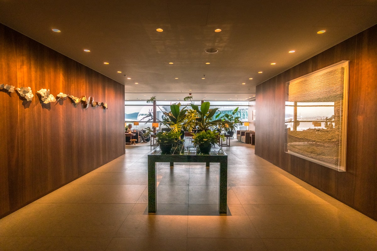 Cathay Pacific Lounge Hong Kong - The Pier - Entrance