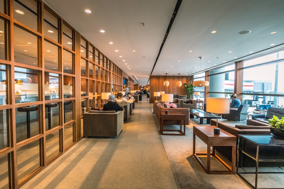 Cathay Pacific Lounge Hong Kong - The Pier - Seating
