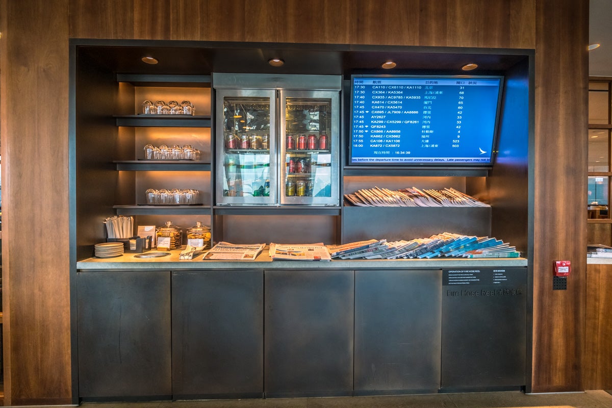 Cathay Pacific Lounge Hong Kong - The Pier - Self-Serve Station