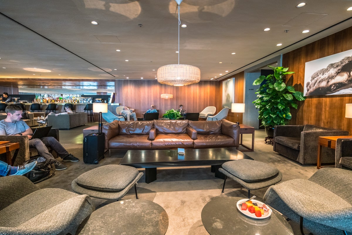 Cathay Pacific Lounge Hong Kong - The Pier - Seating