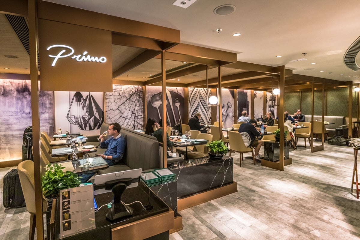 Plaza Premium First Lounge Hong Kong - Primo Dining