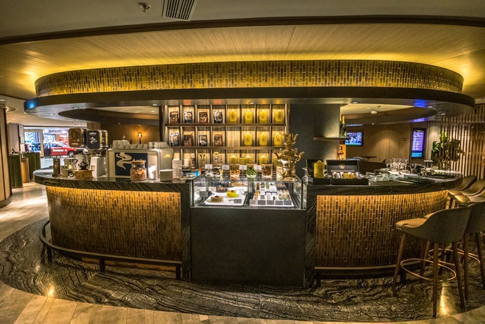 Plaza Premium First Lounge Hong Kong – Desert Bar Plaza Premium First Lounge Hong Kong - Desert Bar