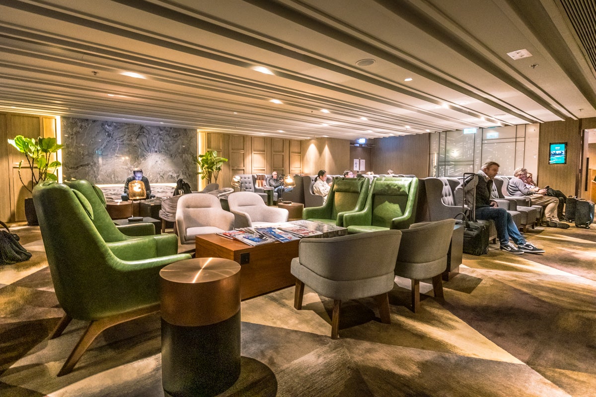 Plaza Premium First Lounge Hong Kong - Lounge Seating