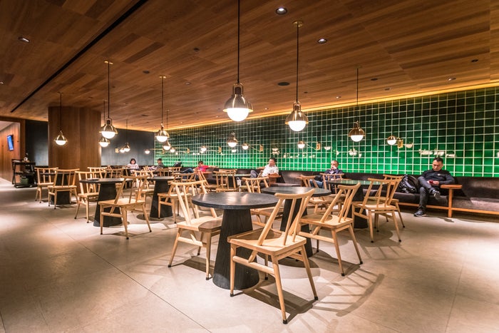 Cathay Pacific Lounge Hong Kong - The Pier - Teahouse Seating