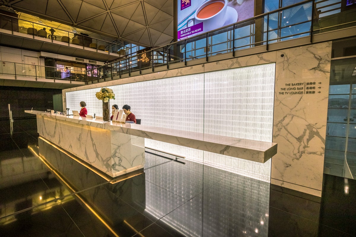 Cathay Pacific Lounge Hong Kong - The Bridge - Entrance Reception