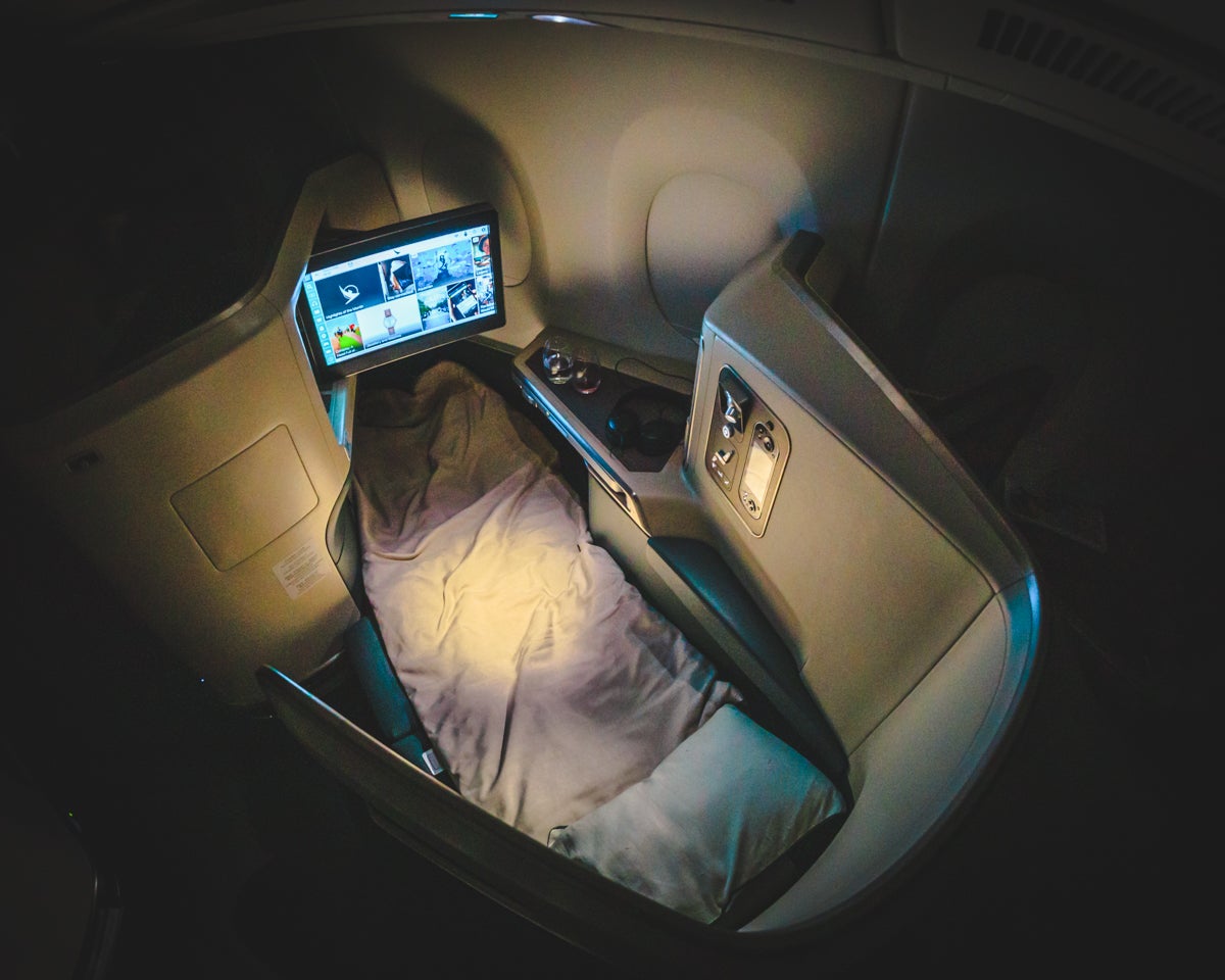 Cathay Pacific Airbus A350 Business Class Flat-Bed