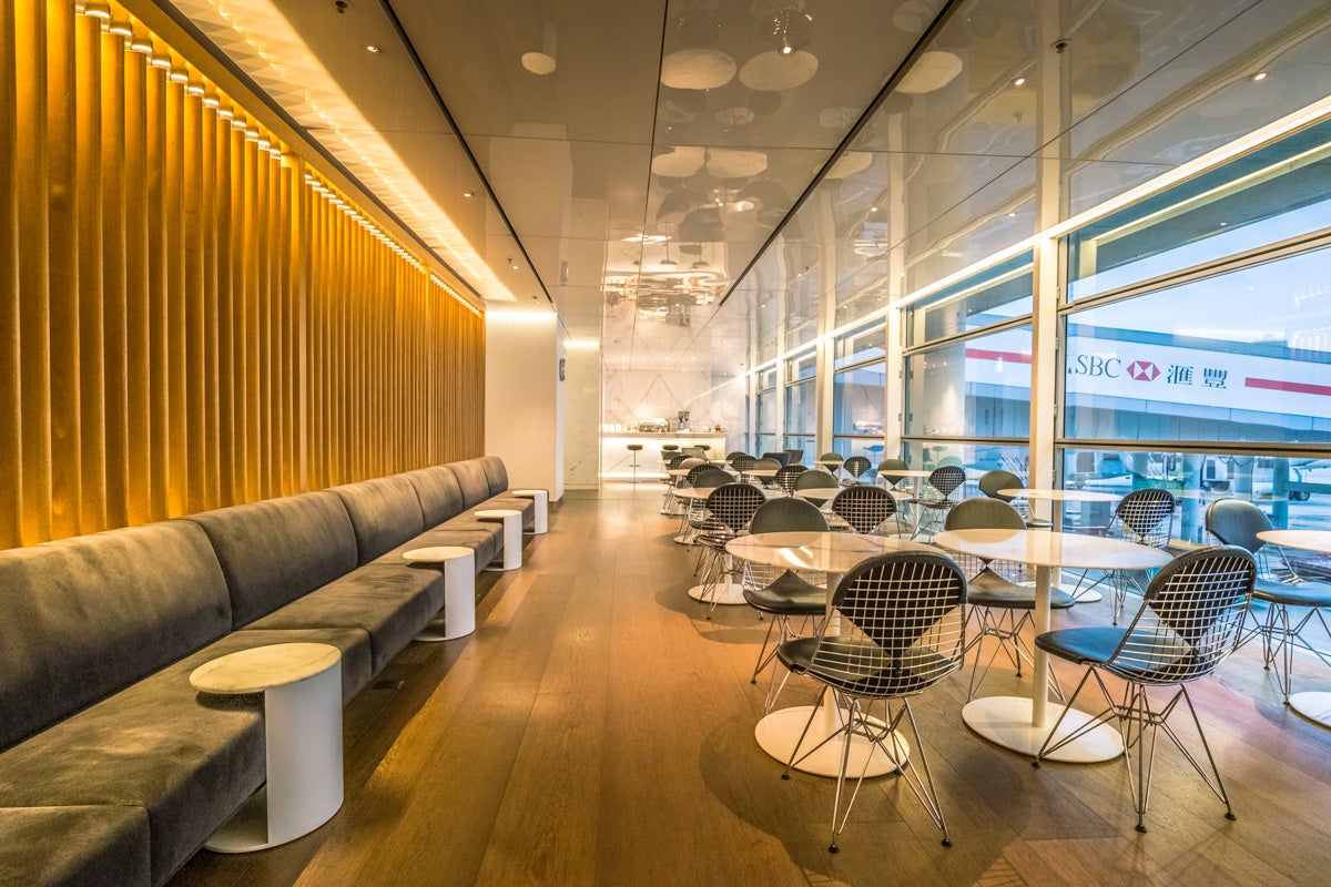 Cathay Pacific Lounge Hong Kong - The Bridge - Coffee Loft Seating