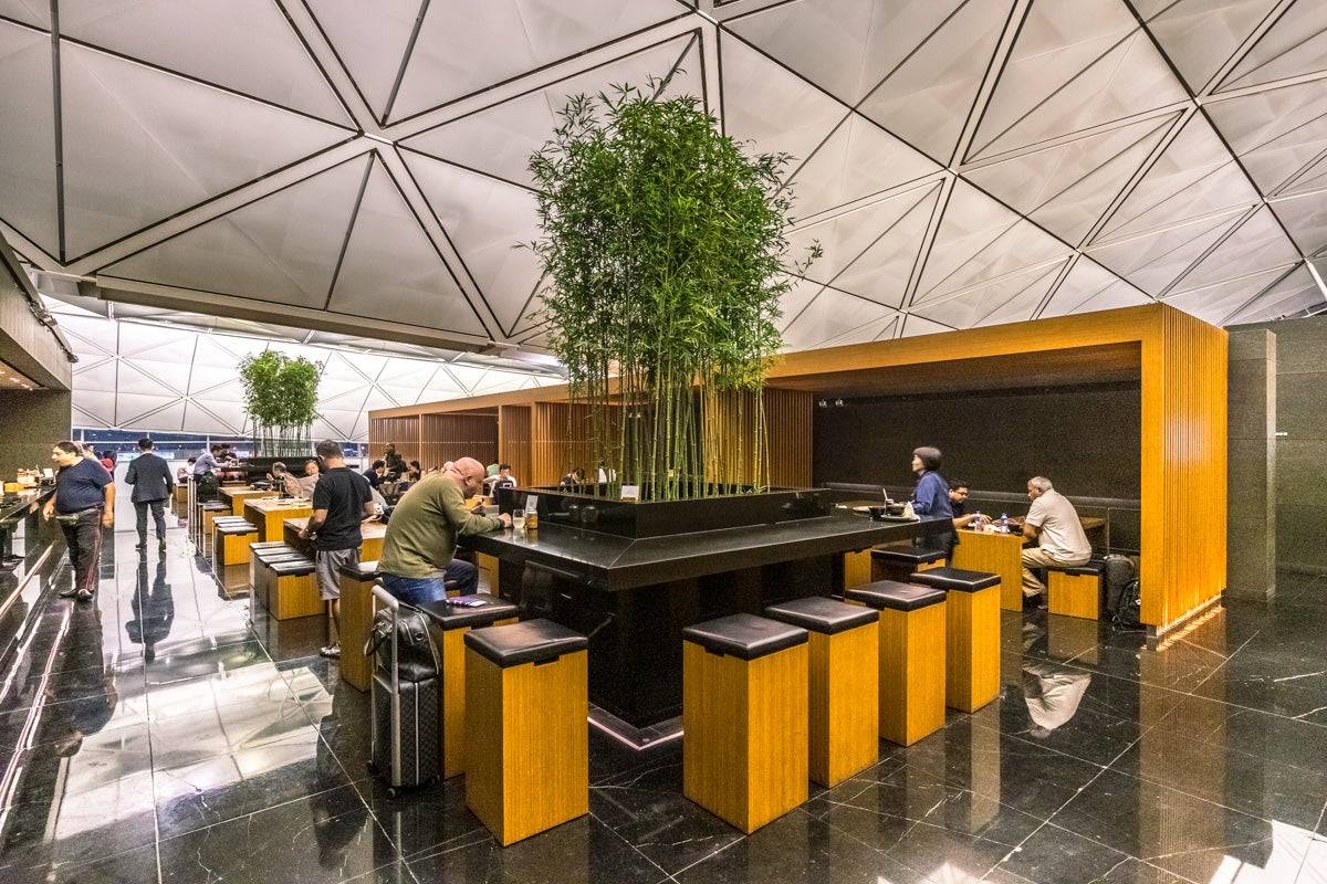 Cathay Pacific Lounge Hong Kong - The Wing - Noodle Bar
