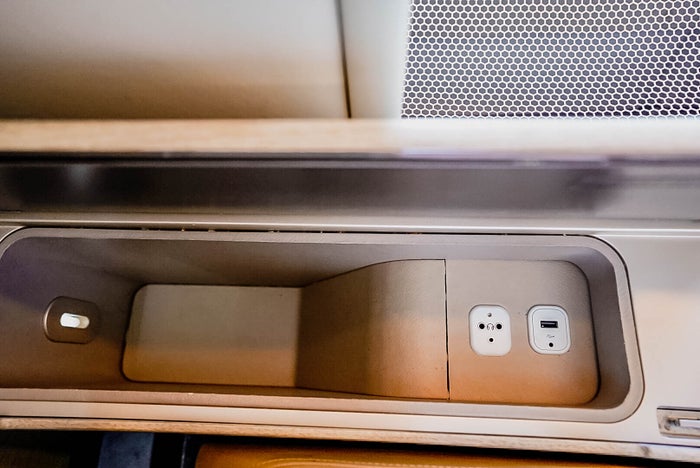 Asiana Airlines A380 First Class Storage - Cherag Dubash
