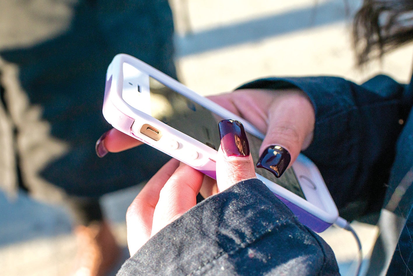 The Best International Cell Phone Plans For Travelers [2021]