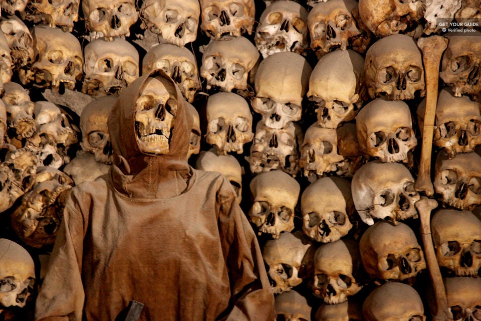 Crypts & Catacombs Tour with Bone Chapel Visit