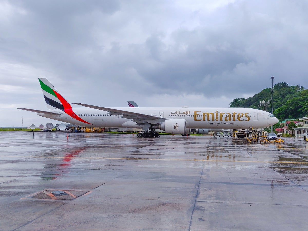 Emirates 777 Side View