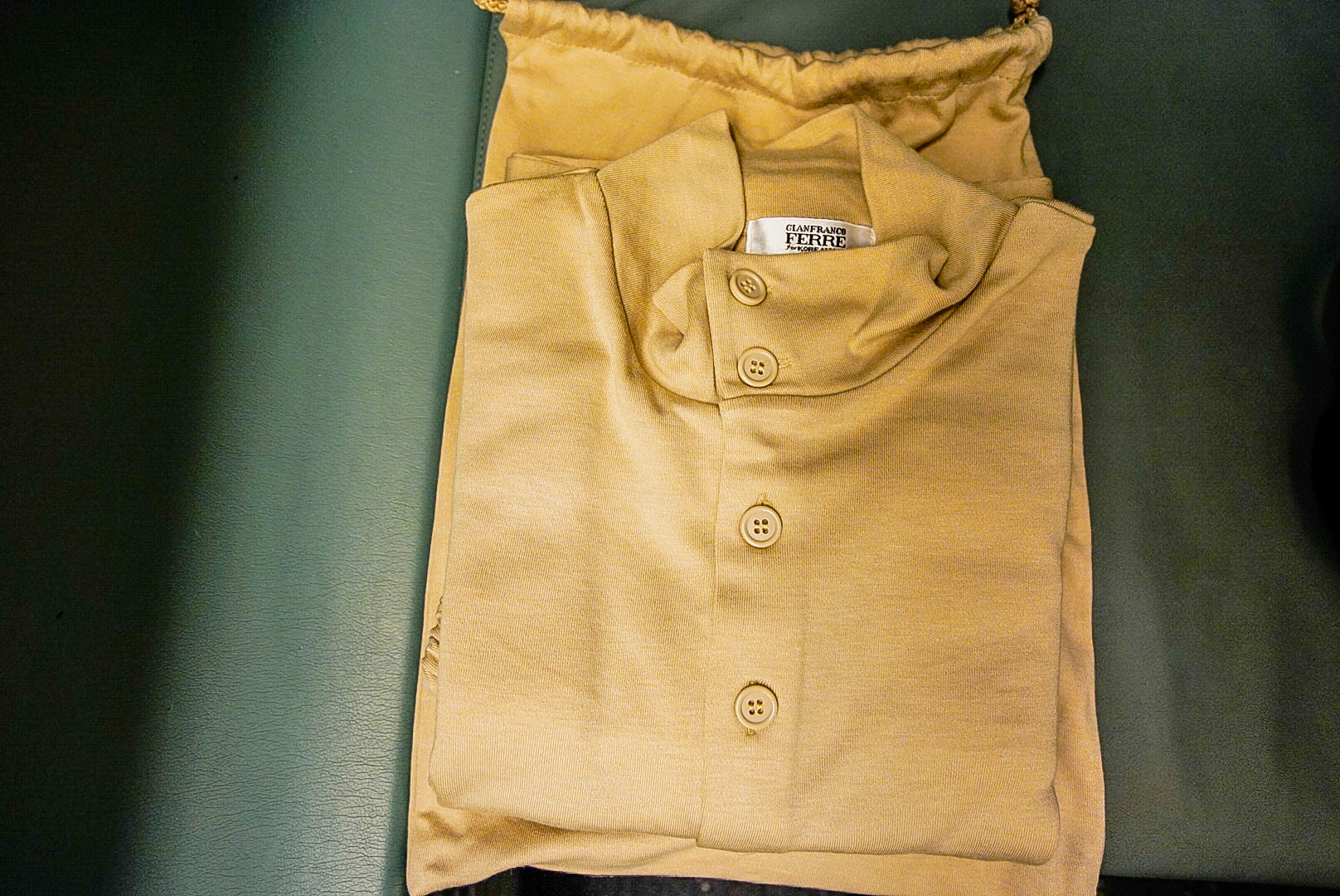 Korean Air Boeing 777 First Class Night suit - Cherag Dubash