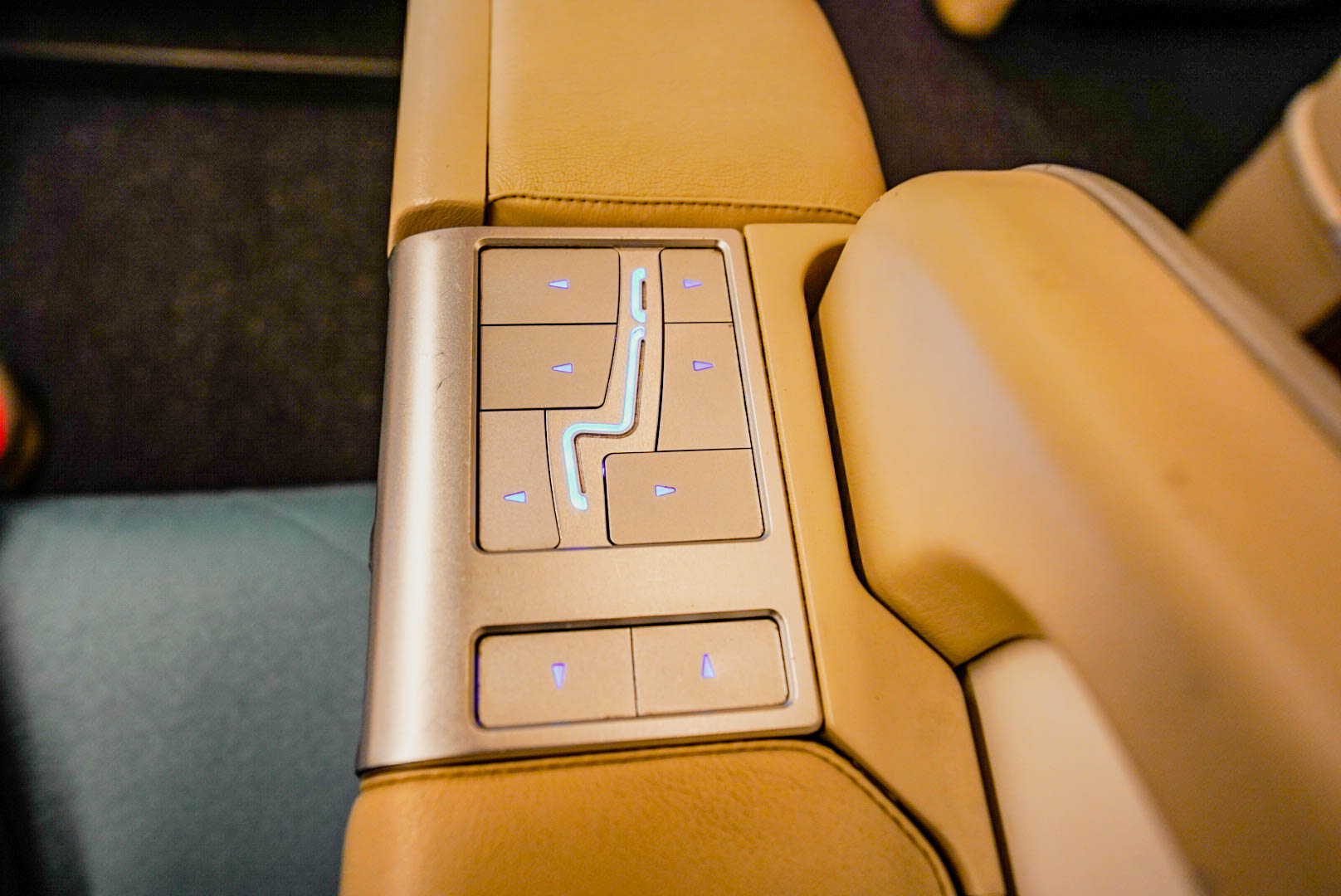 Korean Air Boeing 777 First Class Seat Control Cherag Dubash