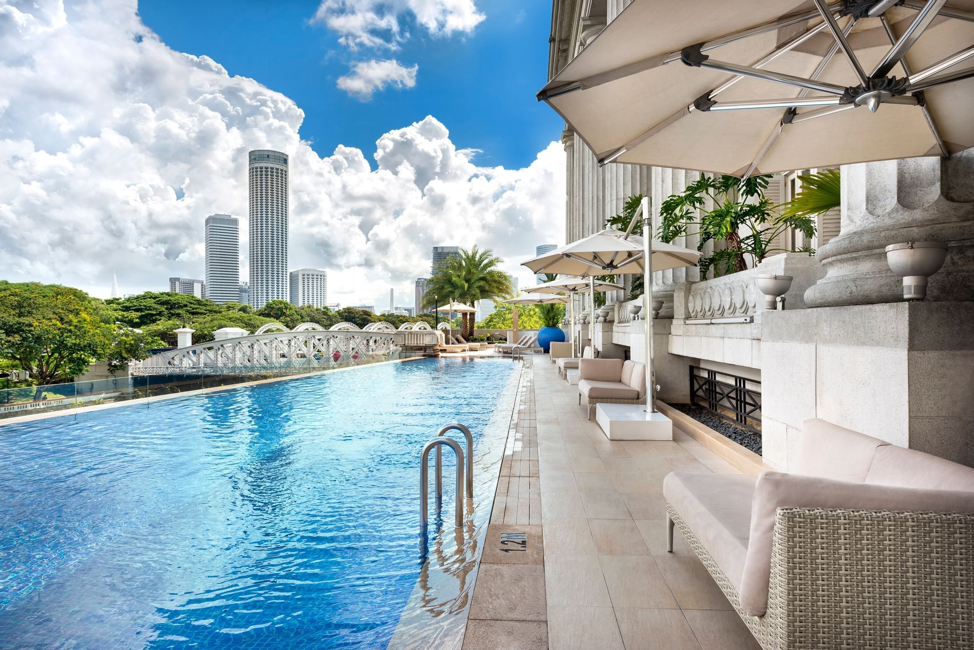 The Fullerton Hotel Singapore pool