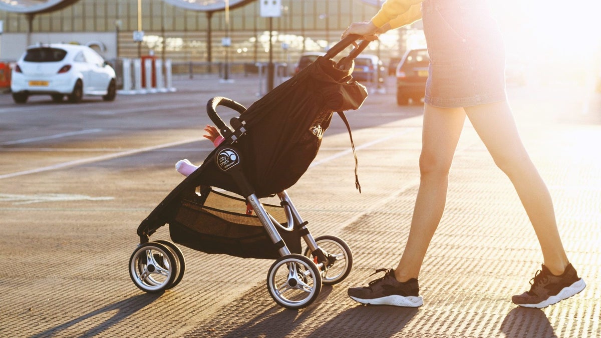 The 10 Best Travel Strollers for Newborns and Toddlers in 2023 [In-depth Buyer Guide]