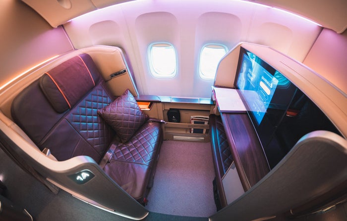 Singapore Airlines Boeing 777 First Class Review [SIN to SYD]