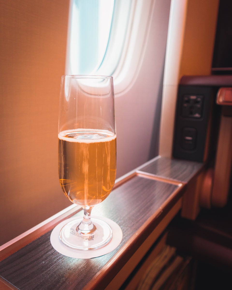 Singapore Airlines Boeing 777 First Class - Pre Departure Champagne
