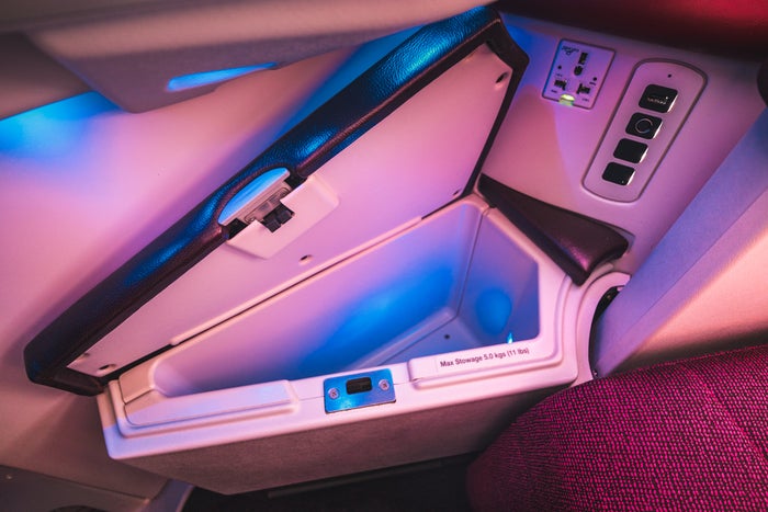 Qatar Airways Airbus A350 Business Class - Enclosed Storage