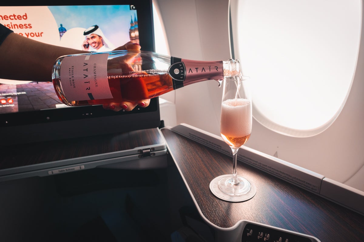 Qatar Airways Airbus A350 Business Class - Champagne