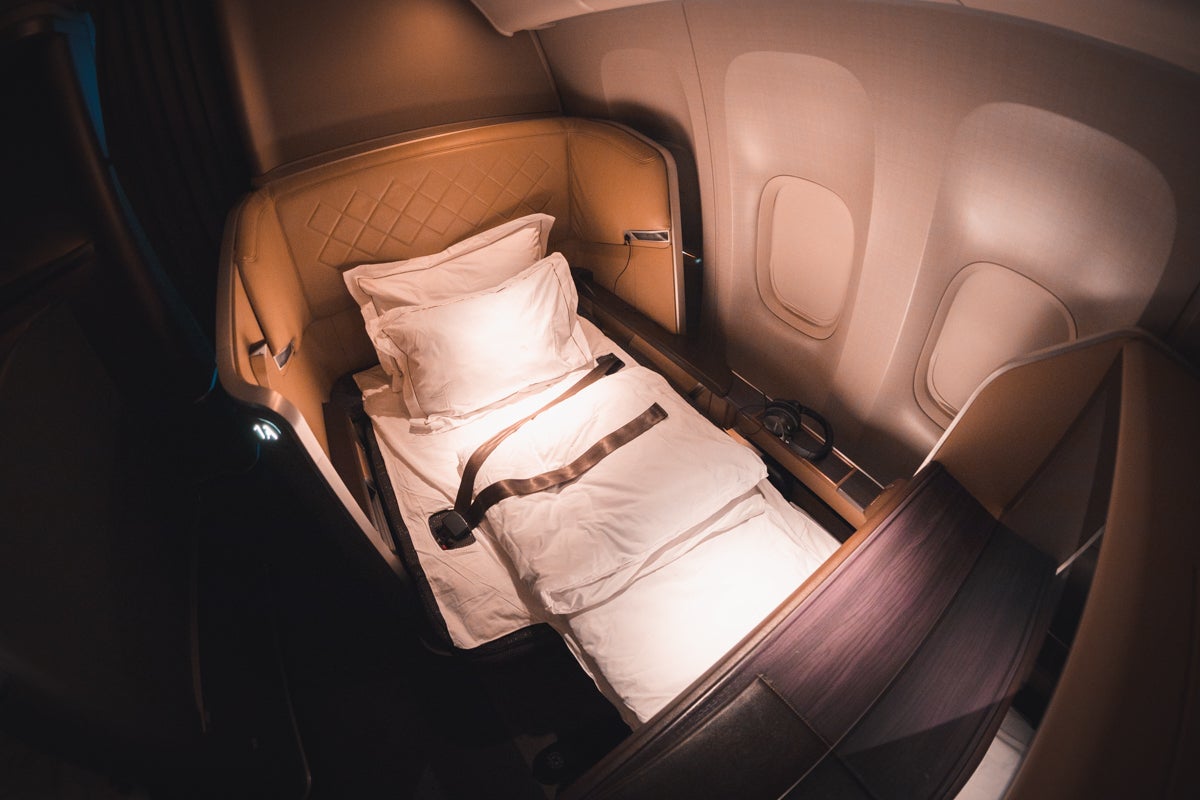 Singapore Airlines Boeing 777 First Class - Turndown Service