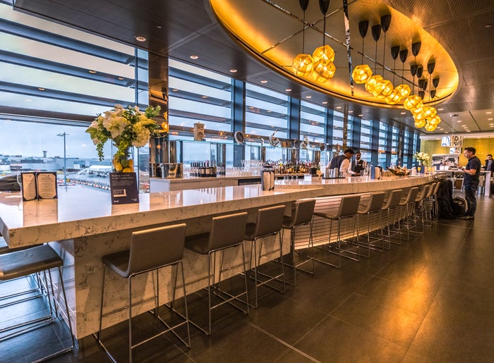 The United Club Lounge Heathrow Bar Seating The United Club Lounge Heathrow Bar Seating