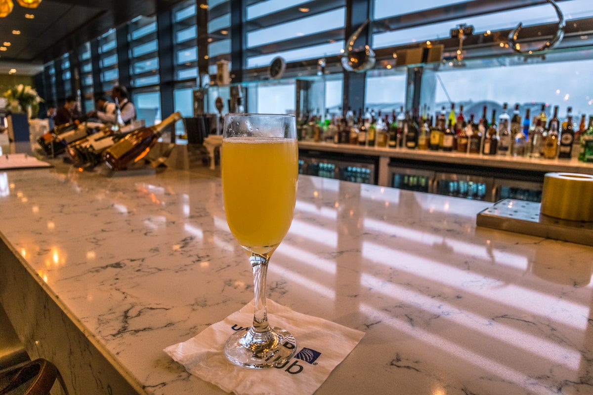 The United Club Lounge Heathrow Bar Mimosa