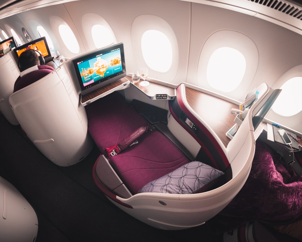 Qatar Airways Airbus A350 Business Class - Flat Bed Overhead