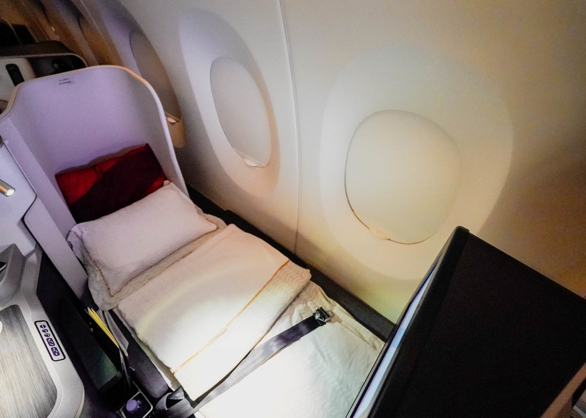 Hainan Airlines A350 Business Class Flat Bed - Cherag Dubash