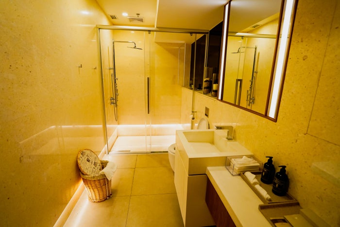 Hainan Airlines HNA Club Shower - Cherag Dubash