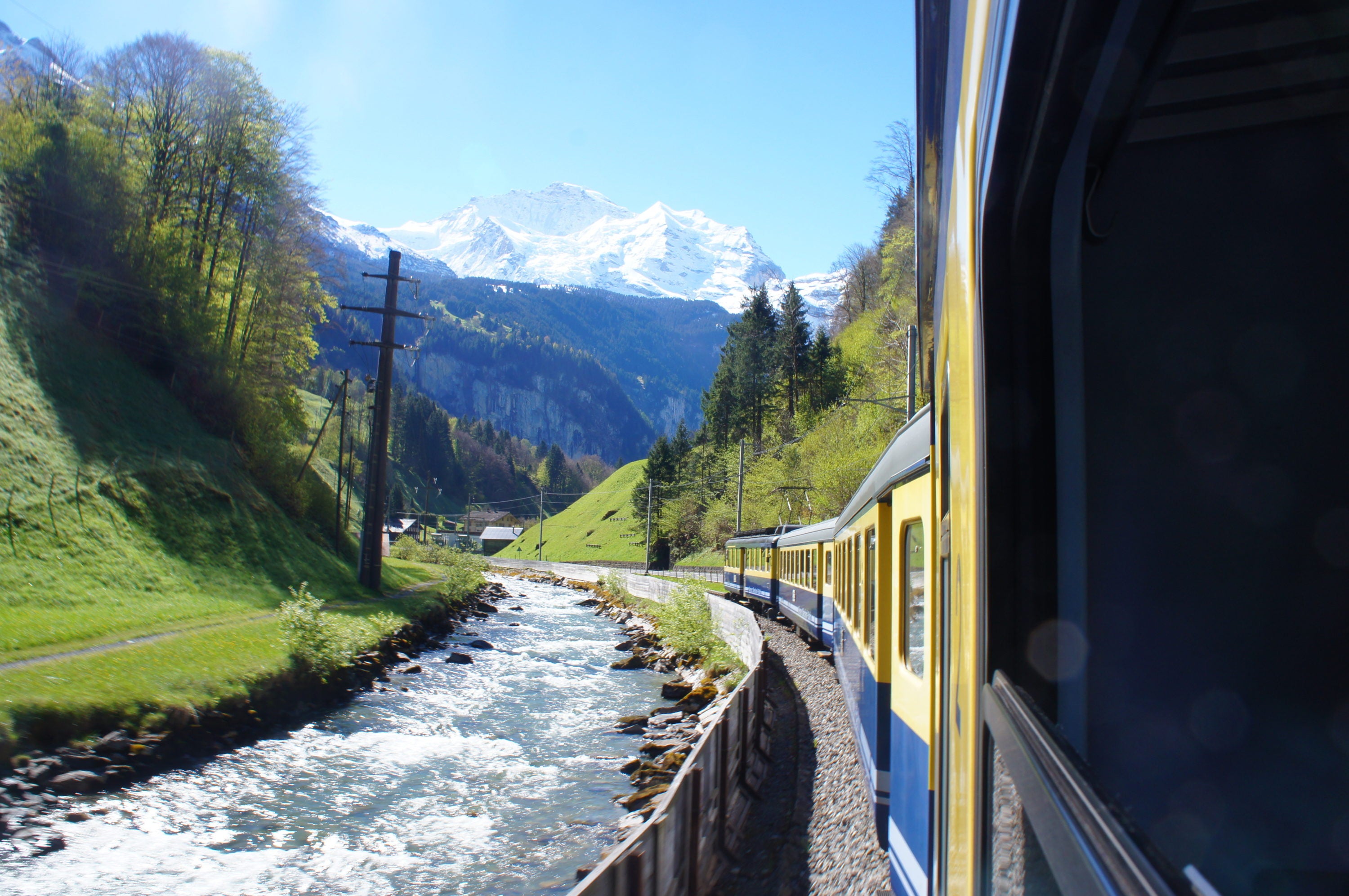 Train trip from Berner Oberland-Bahn Interlaken to Lauterbrunnen