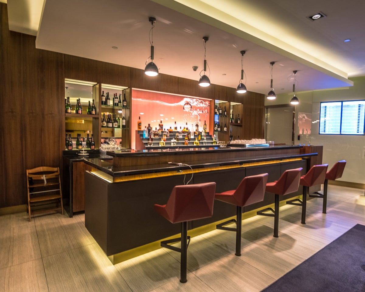 Etihad Airways First Class Lounge Abu Dhabi Bar