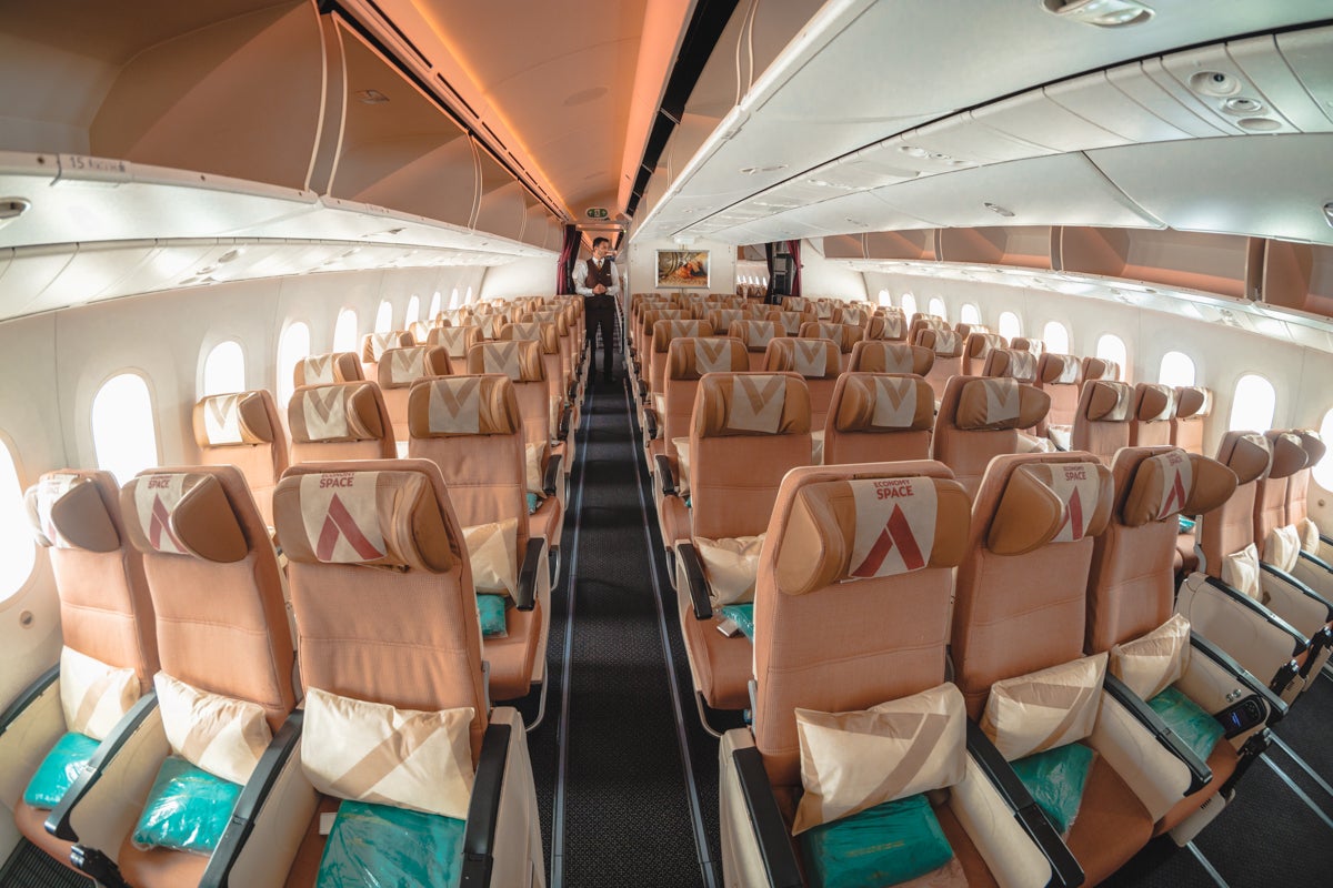 Etihad Airways Boeing 787-9 Economy Class Cabin