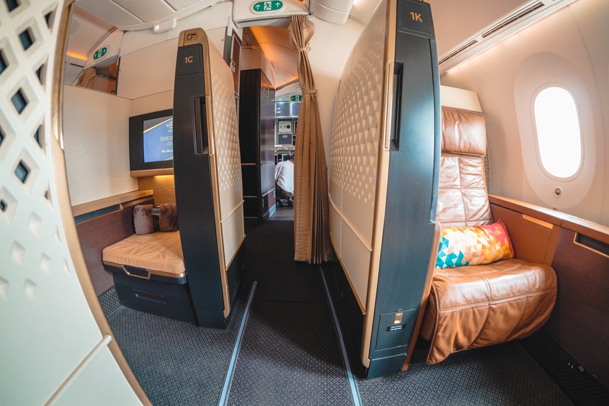 Etihad Airways Boeing 787-9 First Class Aisle