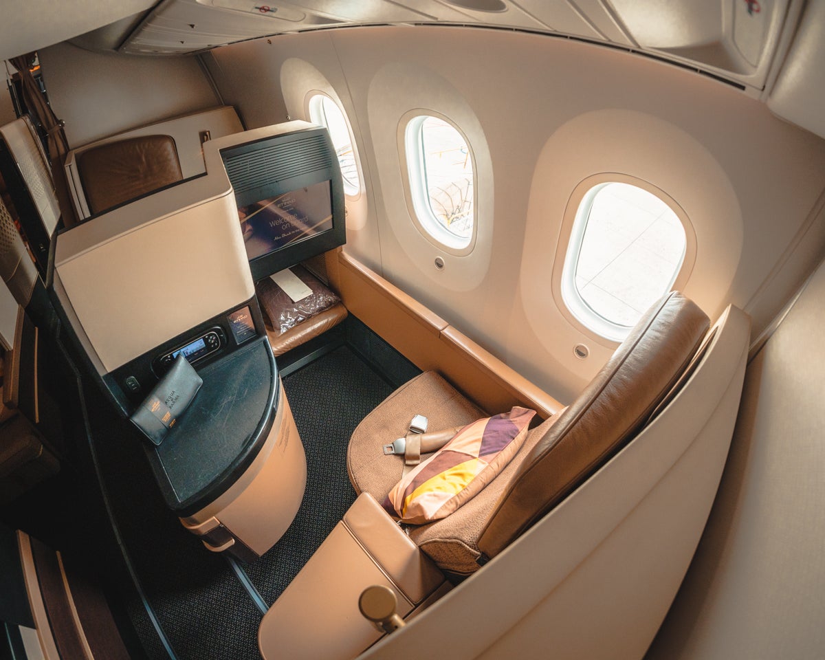 Greg Stone - Etihad Airways Boeing 787-9 Business Class Seat 6K