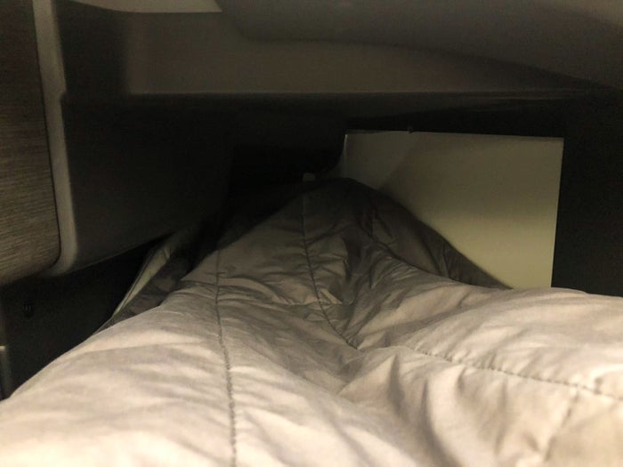 American Airlines 787-9 Flagship Business Class canoe test