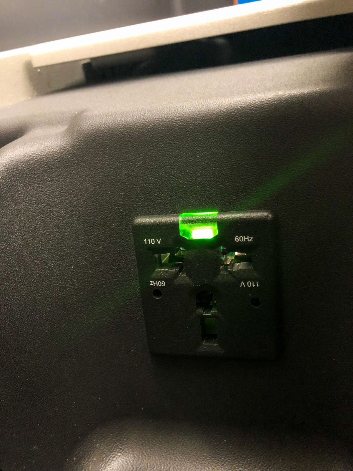 American Airlines 787-9 Flagship Business Class power plugs