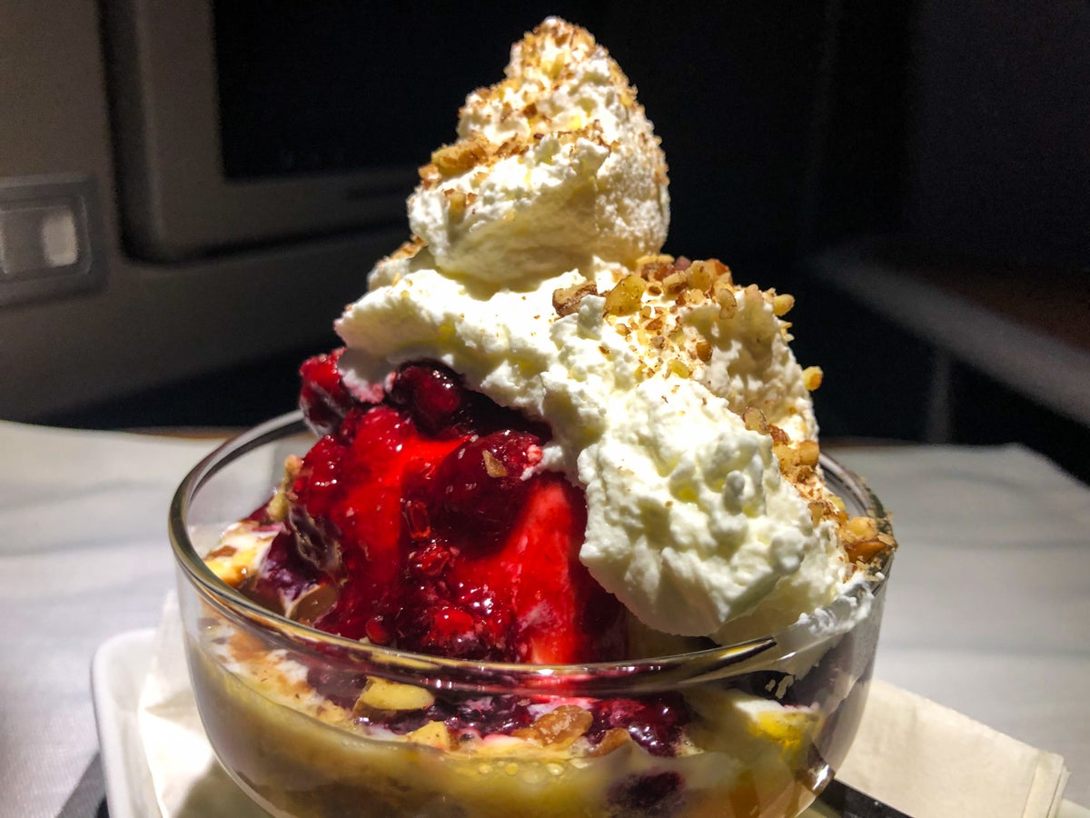 American Airlines Flagship First Class A321T ice cream sundae close-up